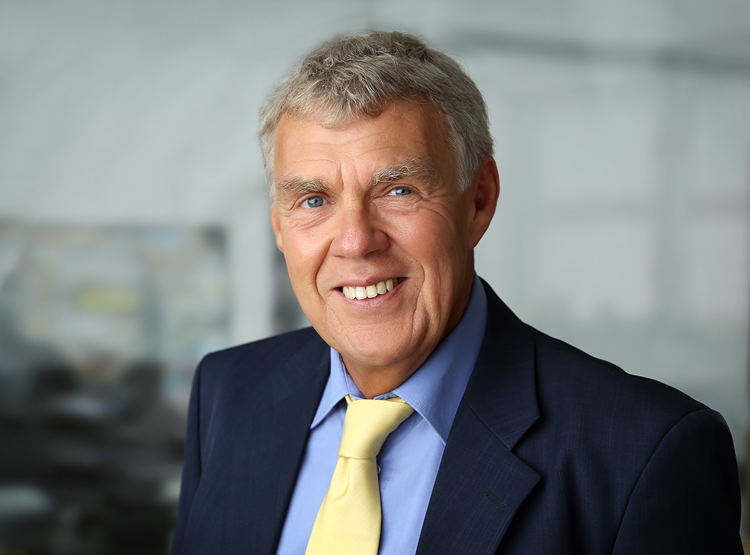 Coach Manfred Weis